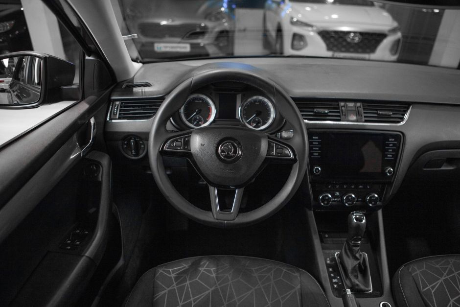 Skoda Octavia 1.6 АКПП, 2019, 128 442 км фото 10