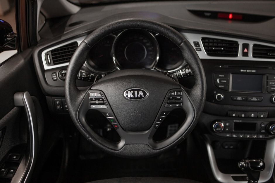 Kia Ceed 1.6 АКПП, 2014, 150 244 км фото 9