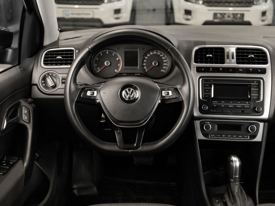 Volkswagen Polo 1.6 АКПП, 2017, 132 477 км фото 8
