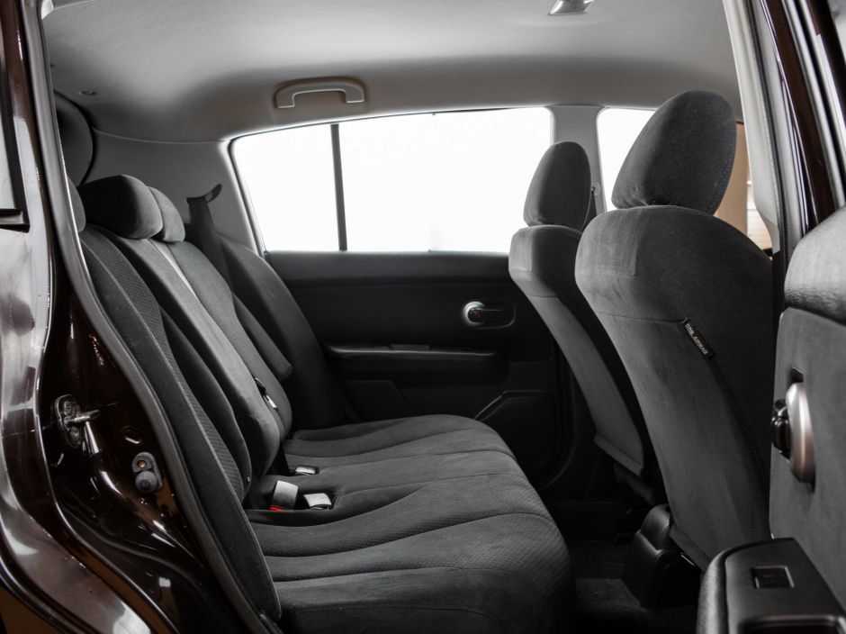 Nissan Tiida 0.0 АКПП, 2010, 130 285 км фото 12