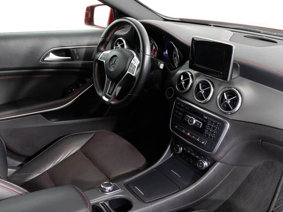 Mercedes-Benz GLA 1.6 РКПП, 2015, 97 000 км фото 9