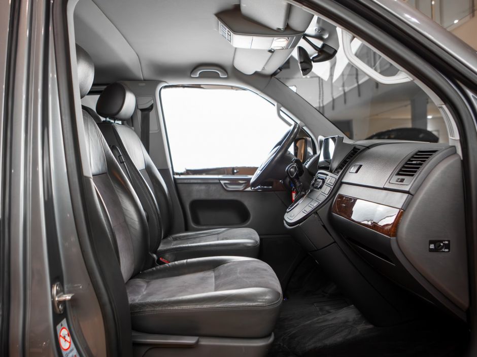 Volkswagen Multivan 0.0 РКПП, 2011, 166 000 км фото 16