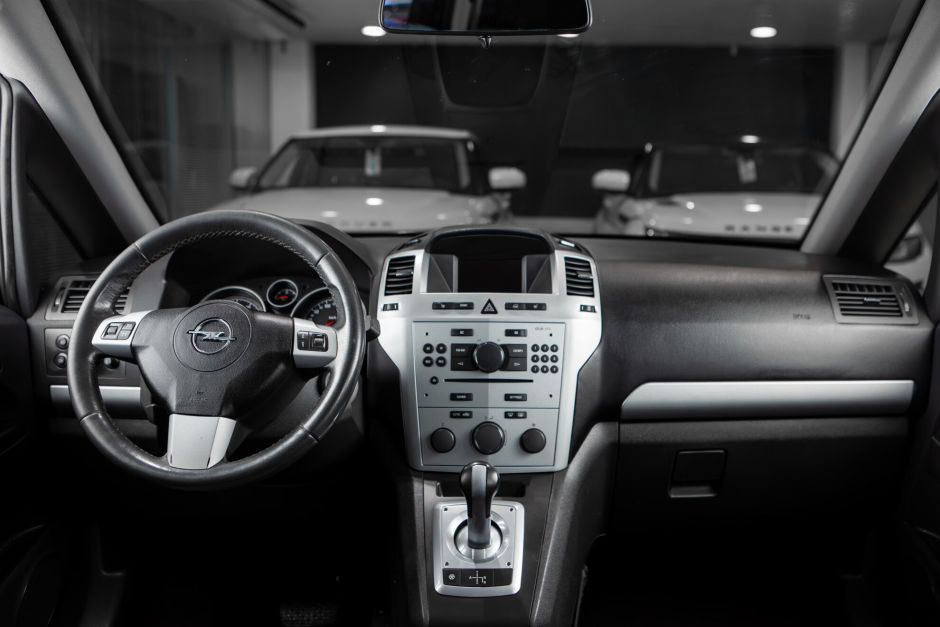 Opel Zafira 0.0 РКПП, 2012, 141 000 км фото 8