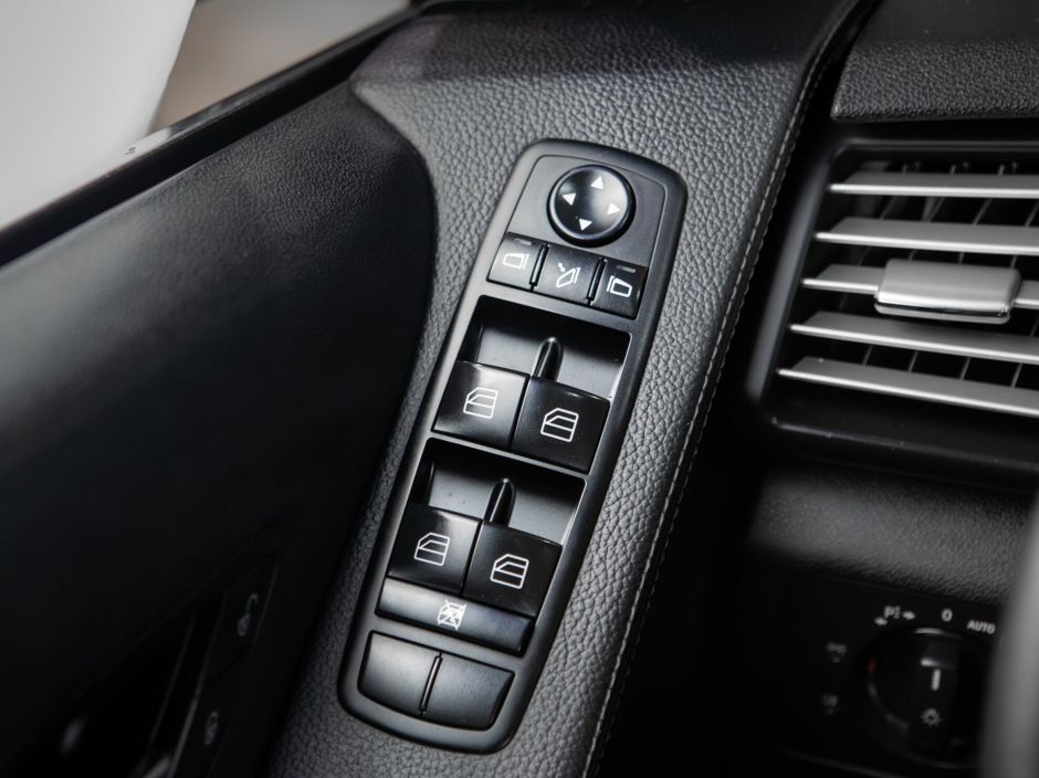 Mercedes-Benz R-класс 0.0 АКПП, 2011, 140 353 км фото 10