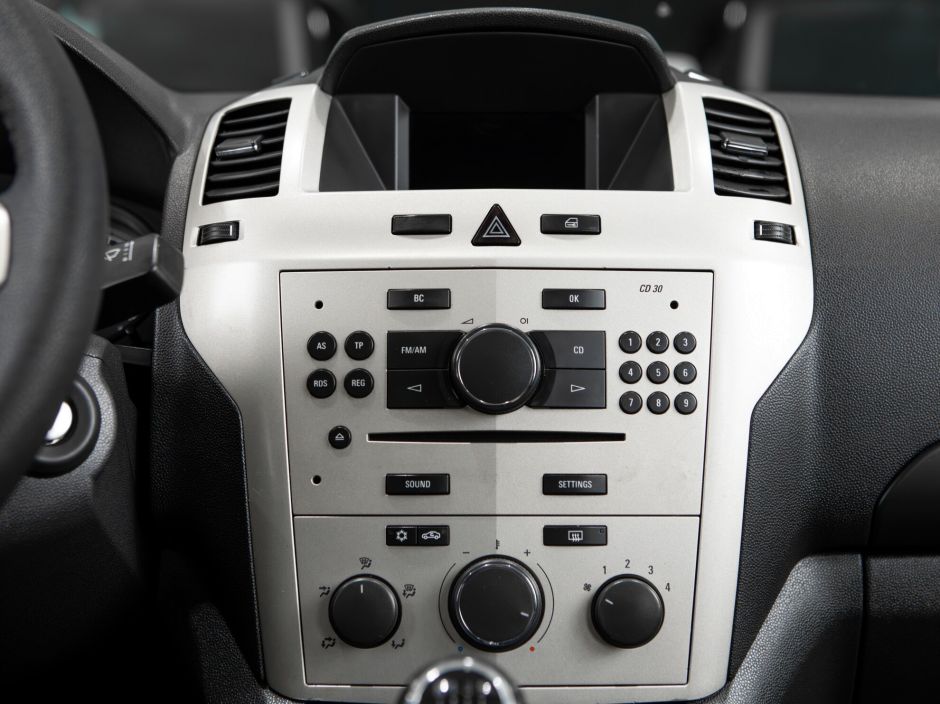 Opel Zafira 0.0 МКПП, 2008, 137 285 км фото 8