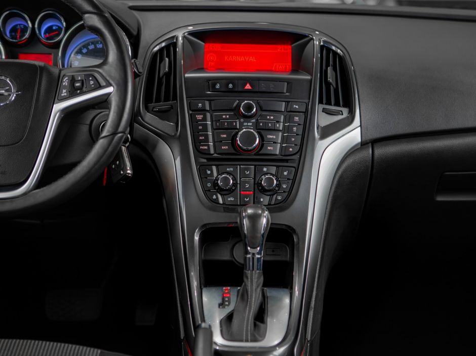 Opel Astra 0.0 АКПП, 2012, 133 312 км фото 8