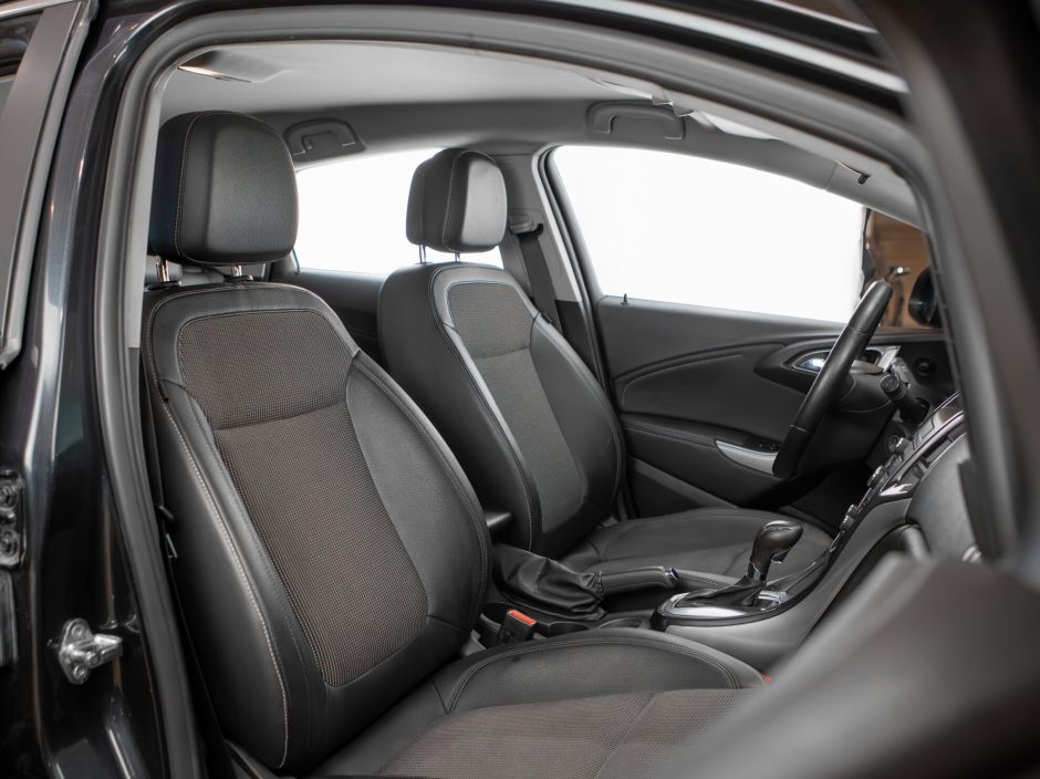 Opel Astra 0.0 АКПП, 2012, 133 312 км фото 12