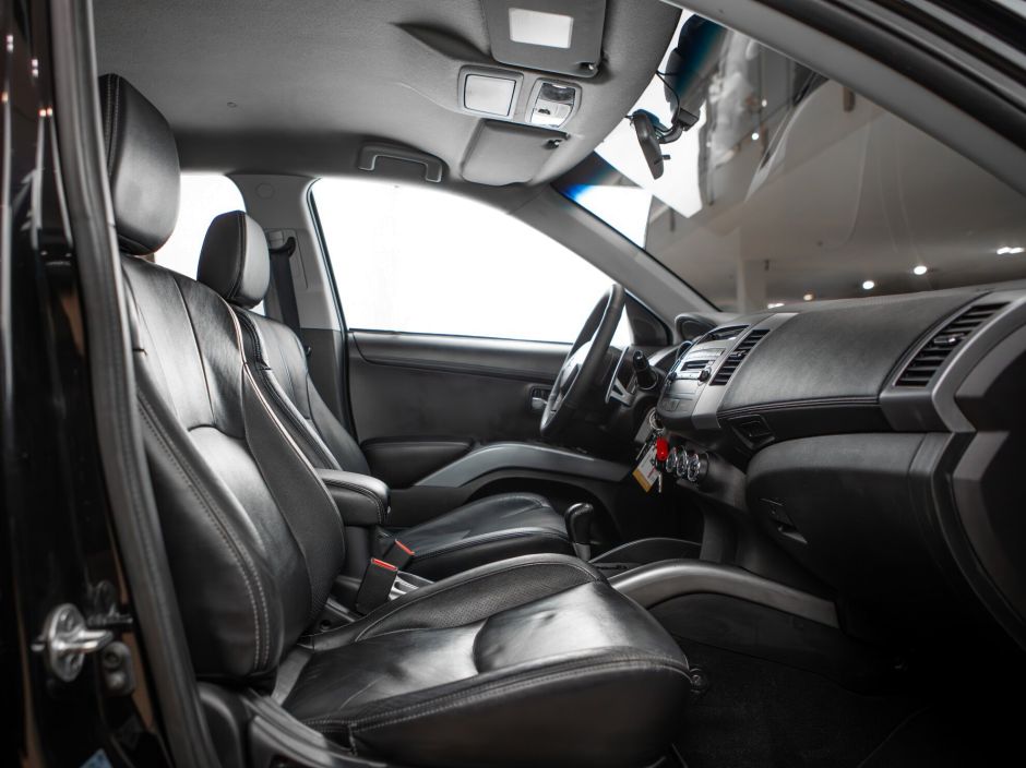 Mitsubishi Outlander 0.0 CVT, 2011, 167 941 км фото 11