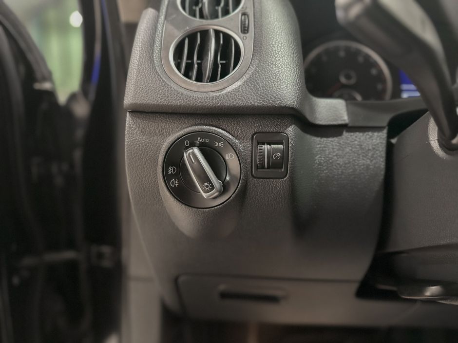 Volkswagen Tiguan 0.0 АКПП, 2011, 169 115 км фото 8