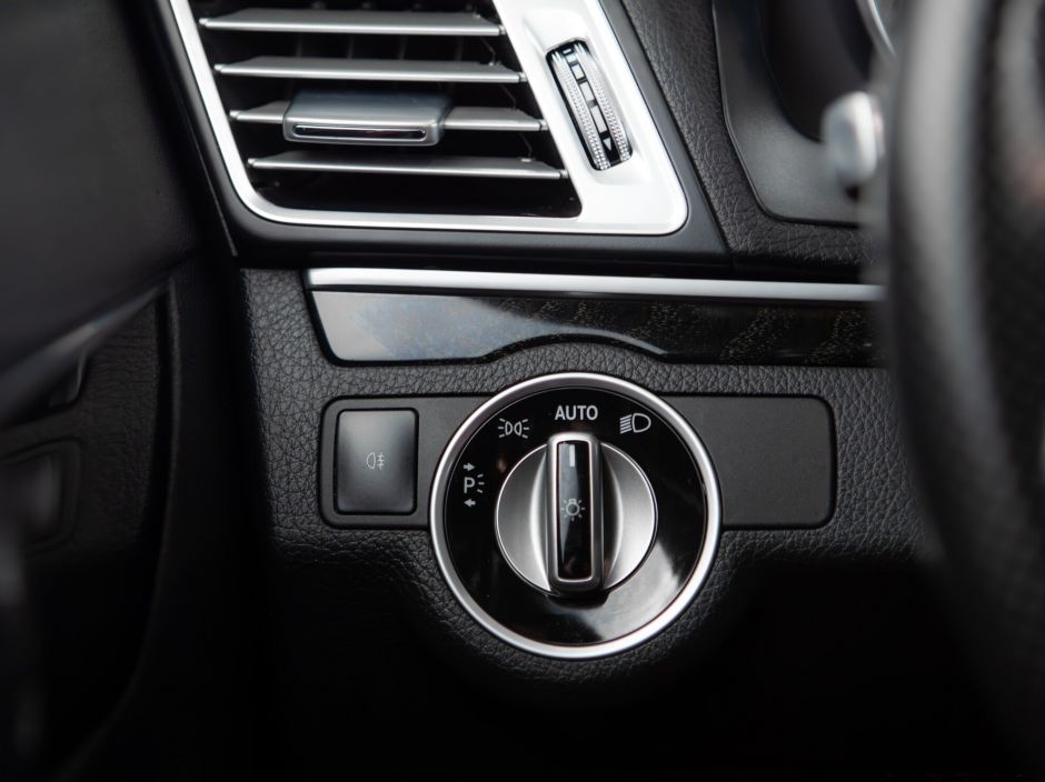 Mercedes-Benz E-класс 0.0 АКПП, 2015, 112 639 км фото 16