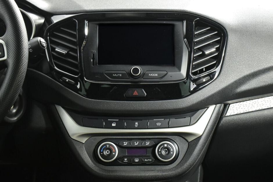 LADA (ВАЗ) Vesta 1.8 МКПП, 2018, 63 000 км фото 7