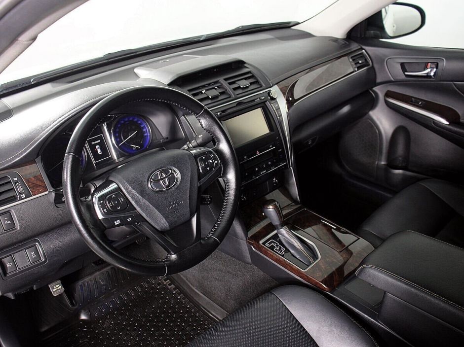 Toyota Camry 2.5 АКПП, 2017, 80 000 км фото 5