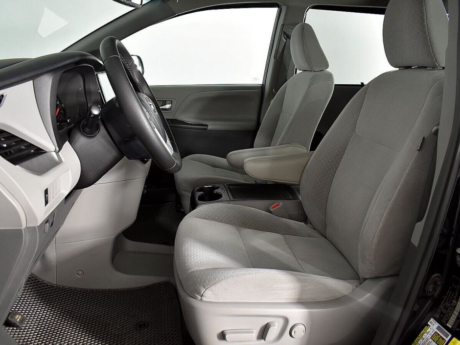 Toyota Sienna 3.5 АКПП, 2016, 88 000 км фото 3