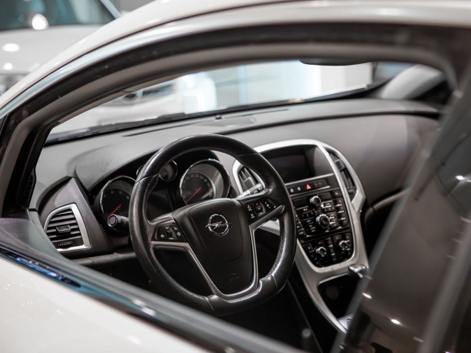 Opel Astra GTC 0.0 АКПП, 2013, 137 393 км фото 7