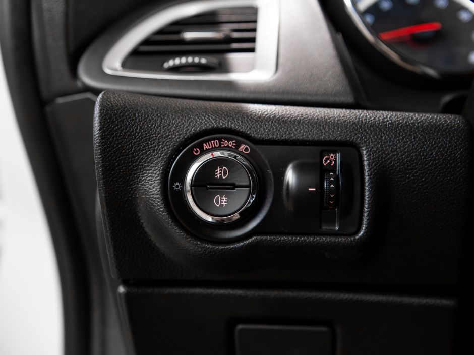 Opel Astra GTC 0.0 АКПП, 2013, 137 393 км фото 8