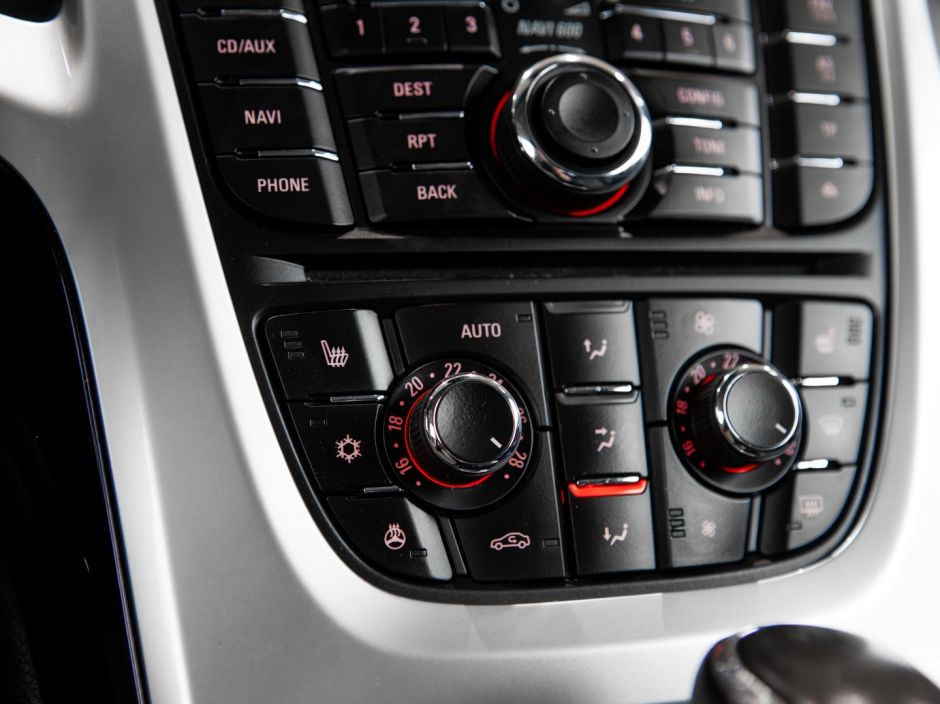 Opel Astra GTC 0.0 АКПП, 2013, 137 393 км фото 12