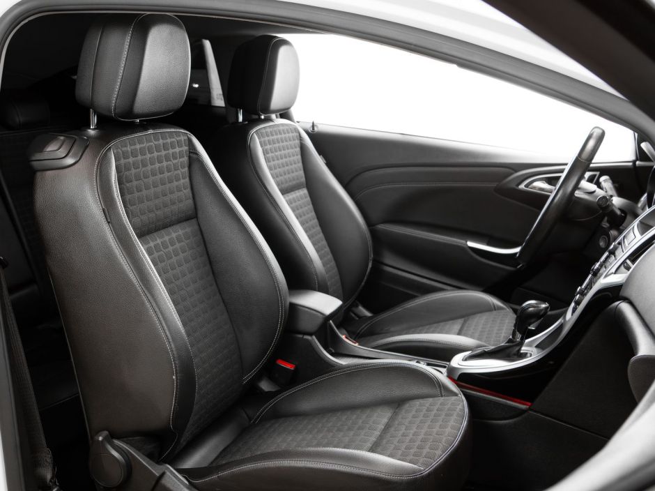 Opel Astra GTC 0.0 АКПП, 2013, 137 393 км фото 14