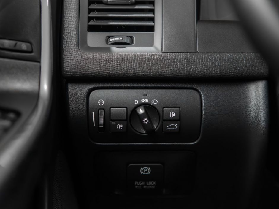 Volvo XC60 0.0 АКПП, 2012, 151 168 км фото 8