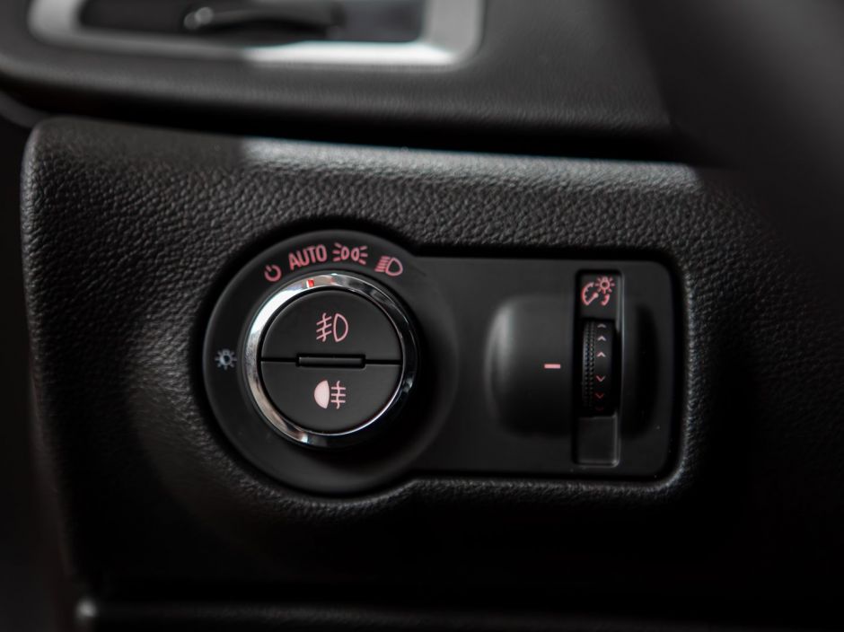 Opel Astra GTC 0.0 АКПП, 2012, 142 310 км фото 8