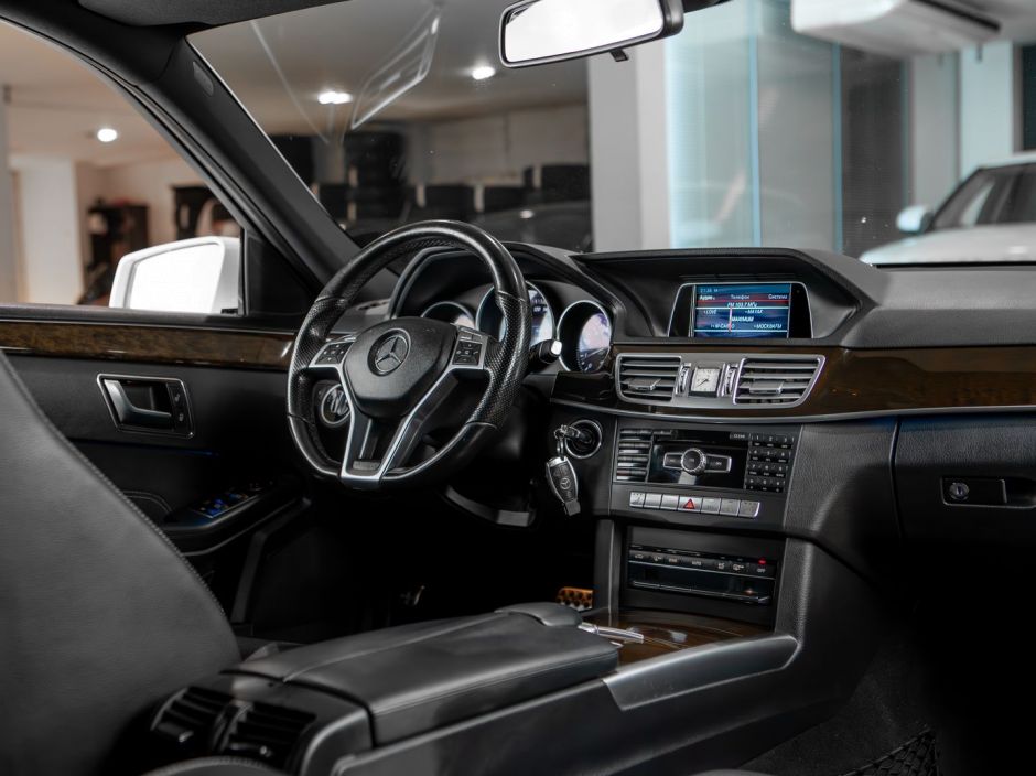 Mercedes-Benz E-класс 0.0 АКПП, 2014, 159 351 км фото 5