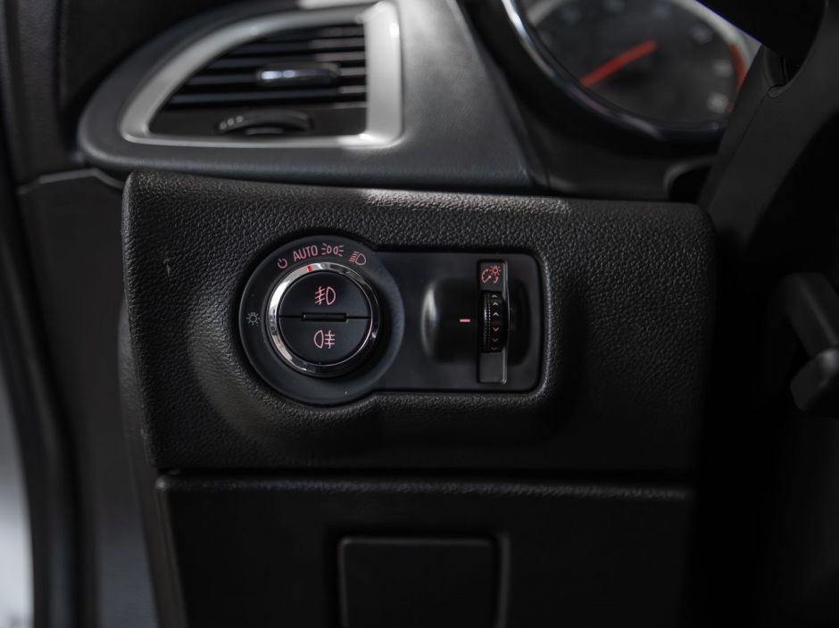 Opel Astra 0.0 АКПП, 2013, 142 327 км фото 7