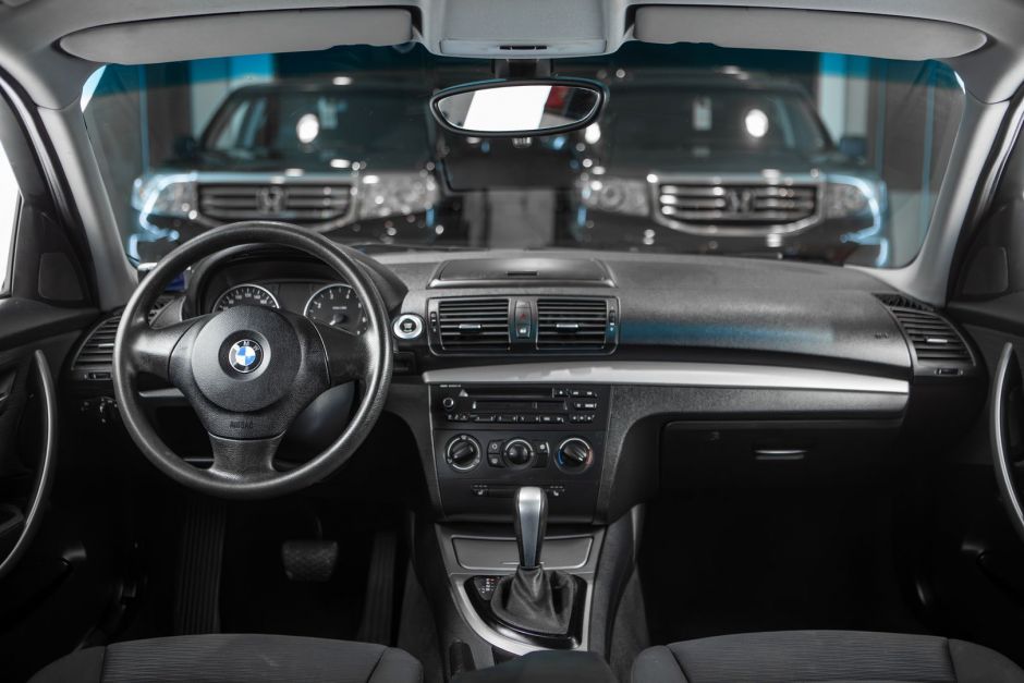 BMW 1 серии 0.0 АКПП, 2010, 137 280 км фото 8