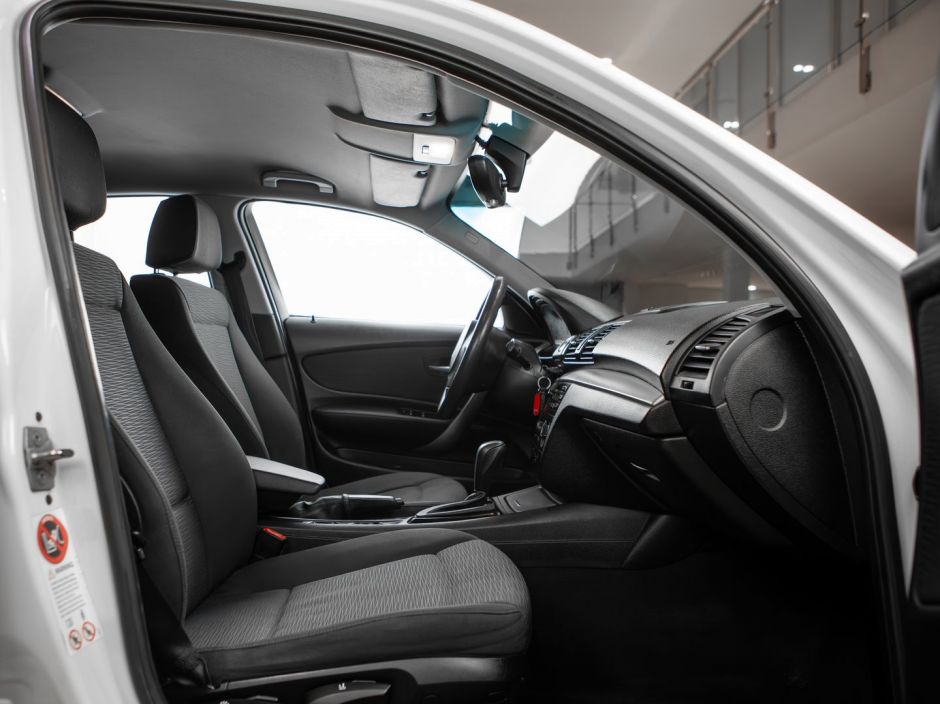 BMW 1 серии 0.0 АКПП, 2010, 137 280 км фото 9