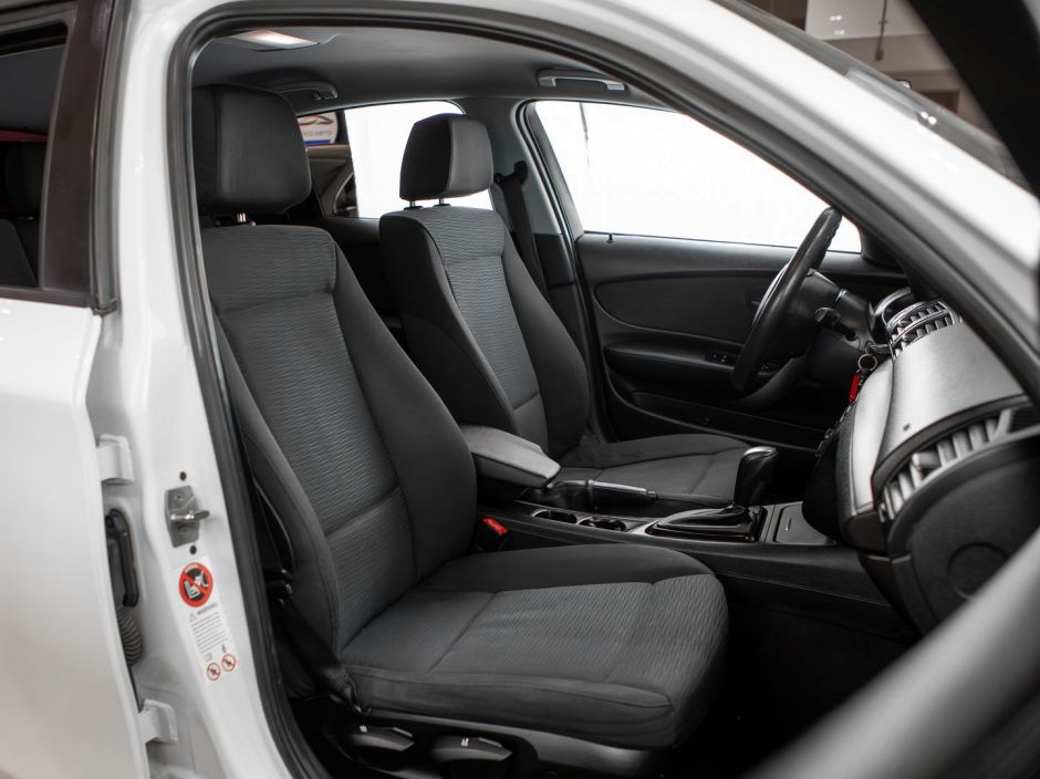 BMW 1 серии 0.0 АКПП, 2010, 137 280 км фото 10