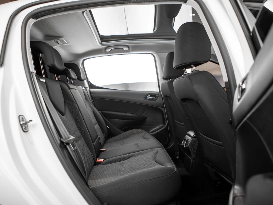 Peugeot 308 0.0 АКПП, 2012, 141 321 км фото 6