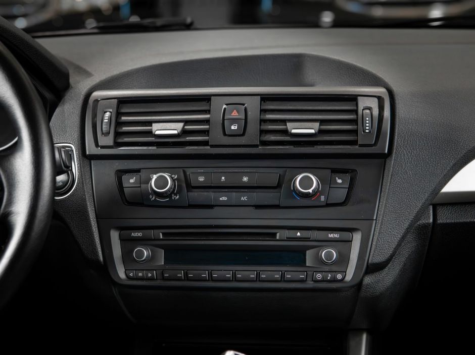 BMW 1 серии 0.0 АКПП, 2012, 123 194 км фото 9