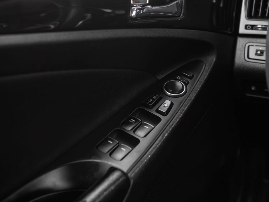 Hyundai Sonata 0.0 АКПП, 2010, 147 909 км фото 7