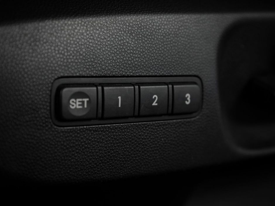 Mazda CX-7 0.0 АКПП, 2010, 155 267 км фото 8