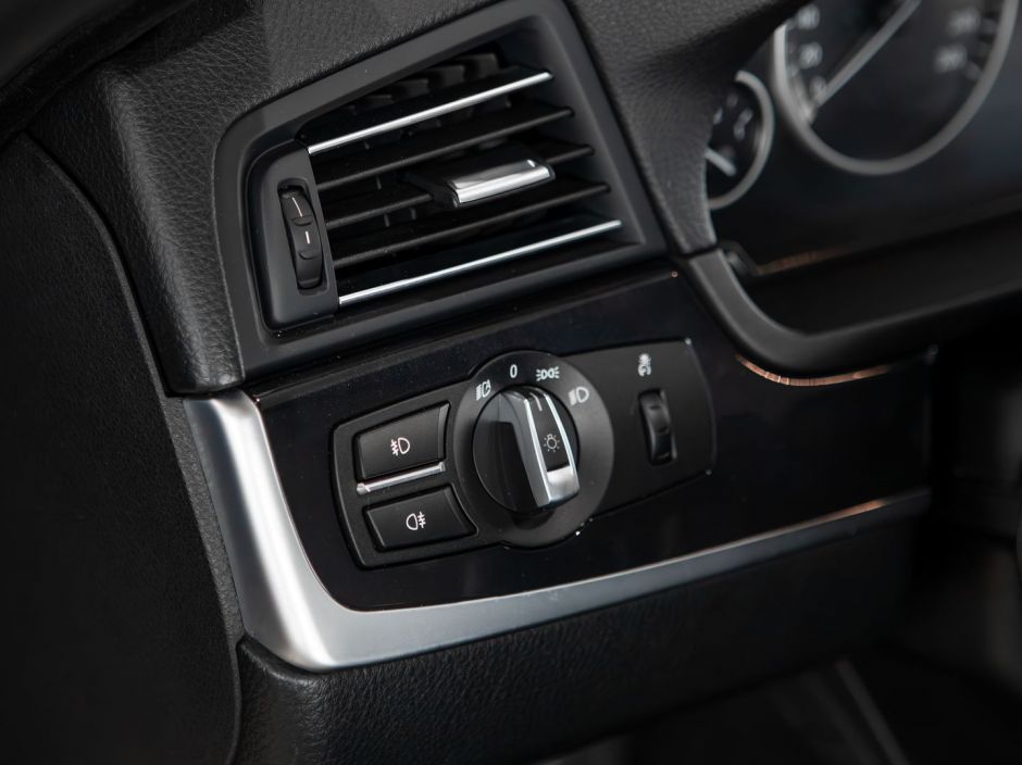 BMW 5 серии 0.0 АКПП, 2012, 120 738 км фото 9