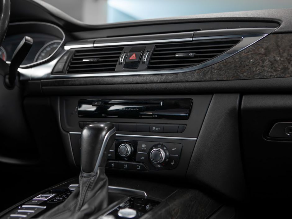 Audi A6 0.0 РКПП, 2016, 165 260 км фото 12