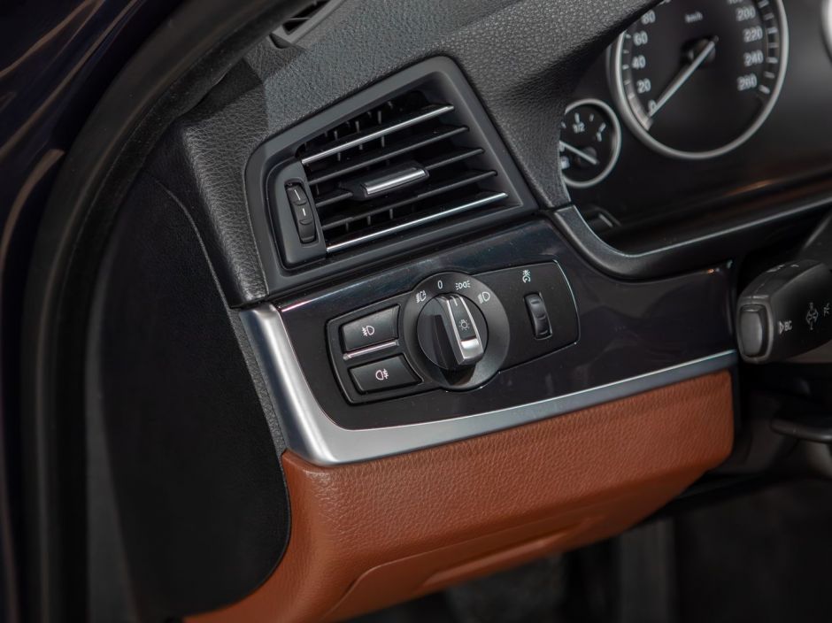 BMW 5 серии 0.0 АКПП, 2013, 134 285 км фото 8