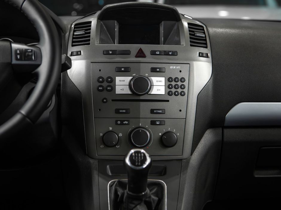 Opel Zafira 0.0 МКПП, 2007, 167 249 км фото 9