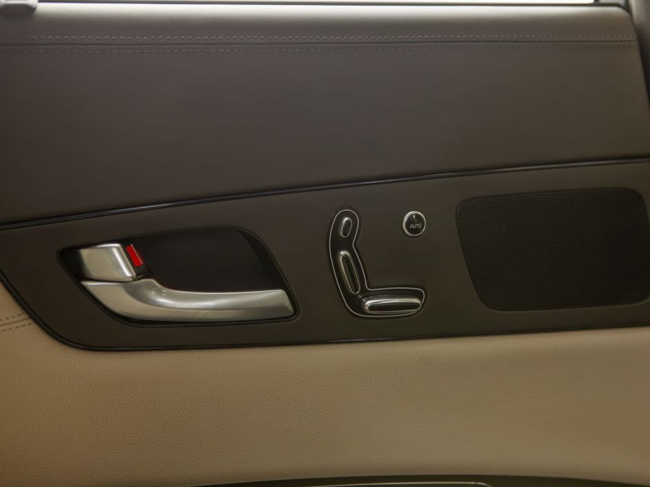 Kia Quoris 0.0 АКПП, 2013, 138 238 км фото 9