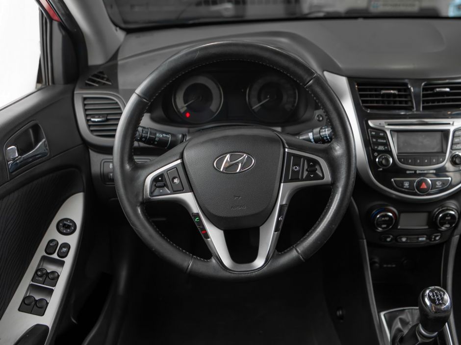 Hyundai Solaris 0.0 МКПП, 2011, 148 641 км фото 10