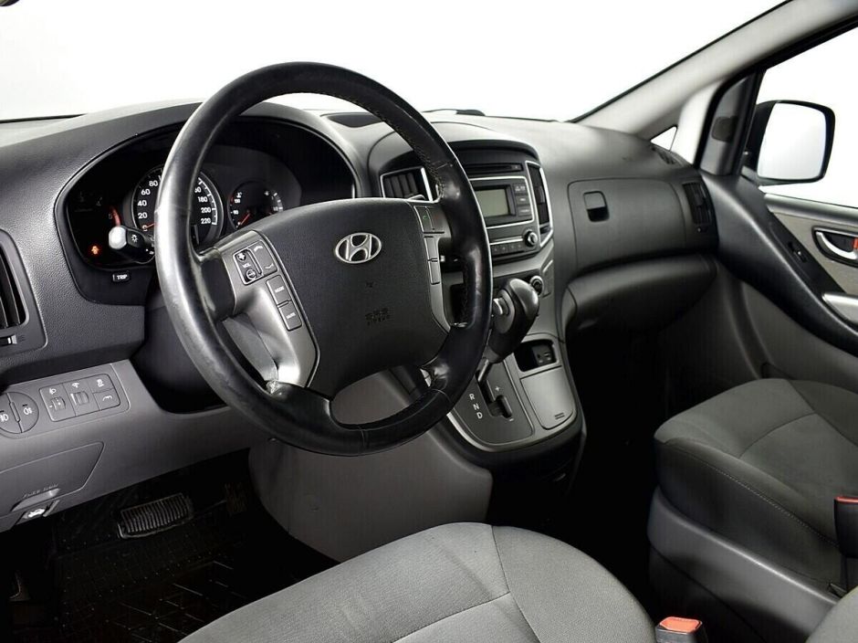 Hyundai H-1 2.5 АКПП, 2016, 90 000 км фото 5