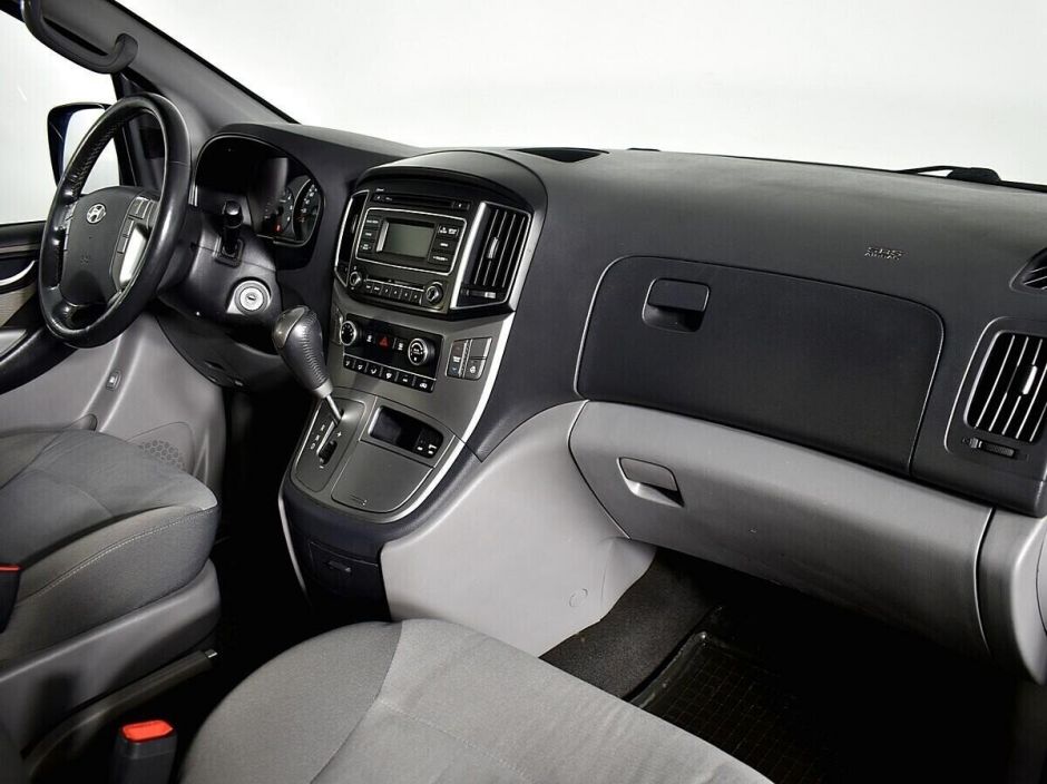 Hyundai H-1 2.5 АКПП, 2016, 90 000 км фото 8