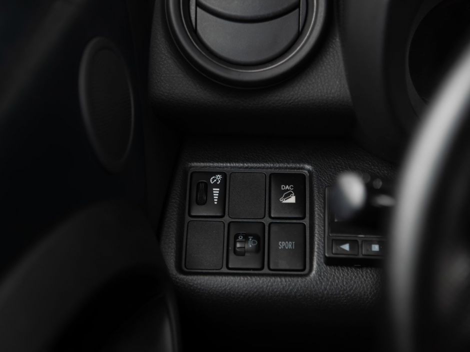 Toyota RAV4 0.0 АКПП, 2009, 153 320 км фото 6