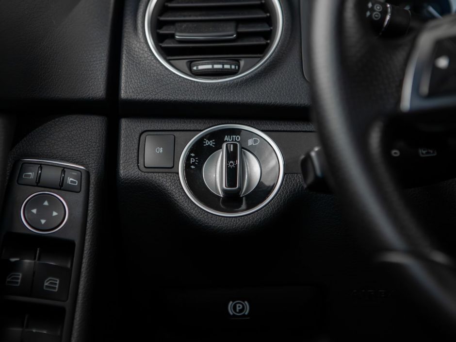 Mercedes-Benz C-класс 0.0 АКПП, 2011, 125 345 км фото 7