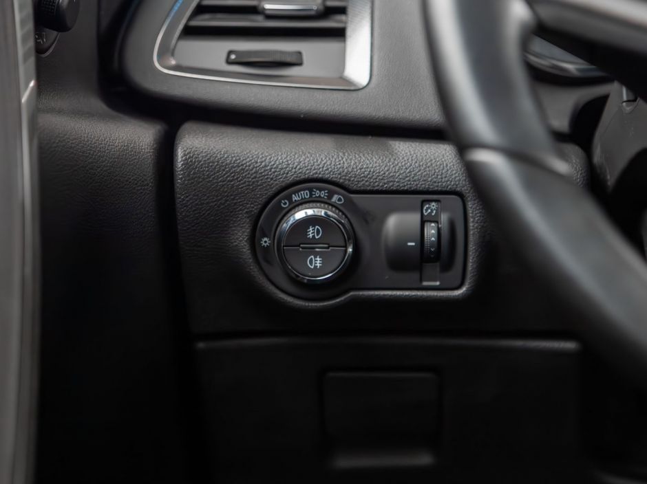 Opel Astra 0.0 АКПП, 2012, 128 261 км фото 6