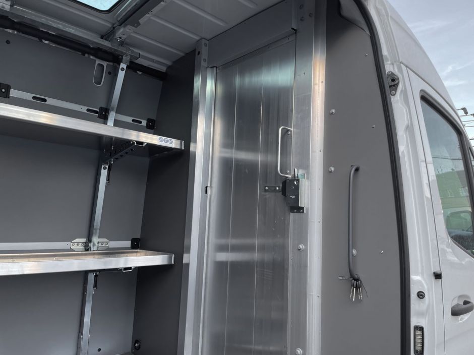 Mercedes-Benz Sprinter 0.0 АКПП, 2023, 100 км фото 8