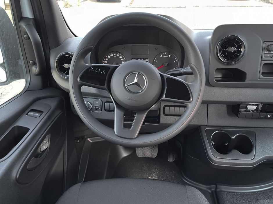 Mercedes-Benz Sprinter 0.0 АКПП, 2023, 100 км фото 13