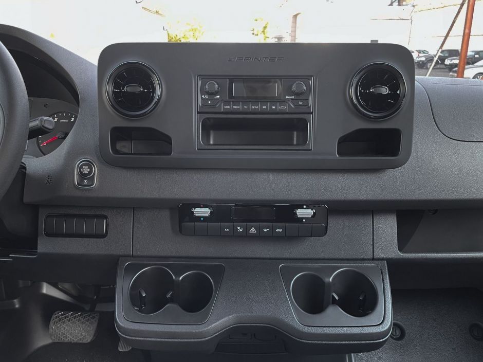 Mercedes-Benz Sprinter 0.0 АКПП, 2023, 100 км фото 14