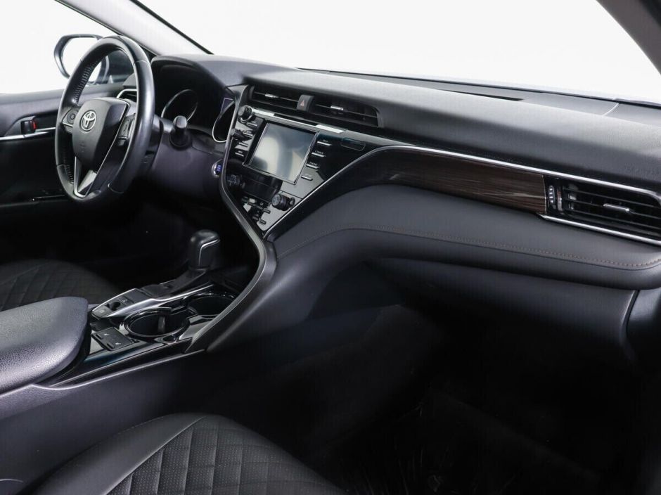Toyota Camry 2.5 АКПП, 2018, 62 000 км фото 8