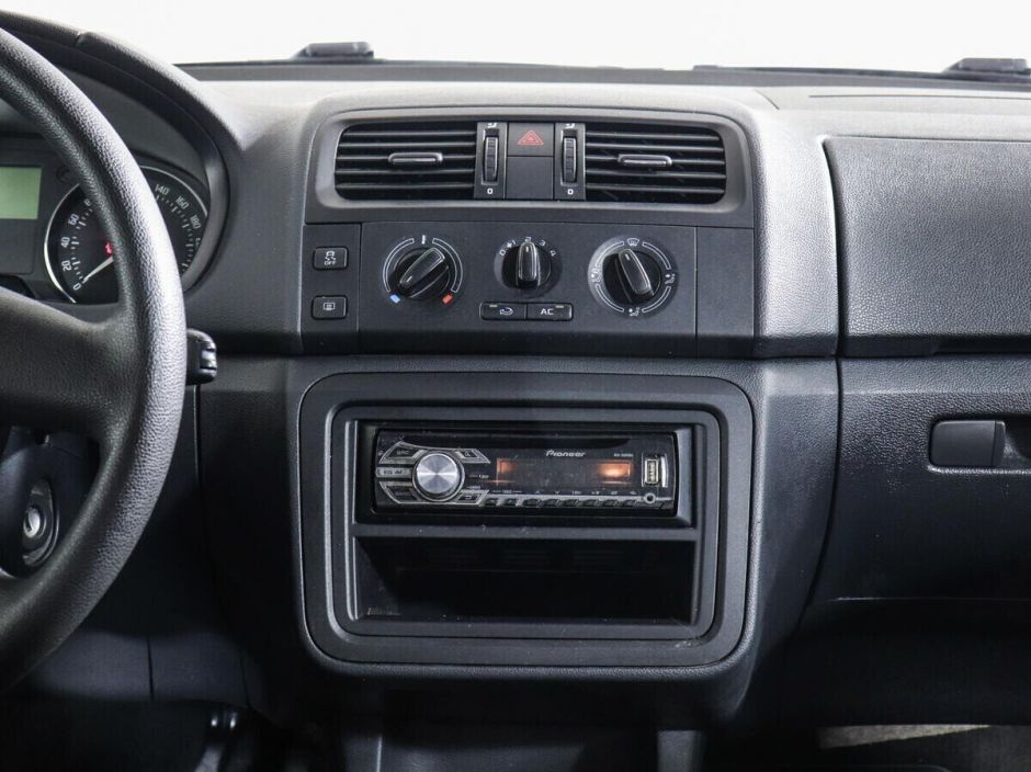 Skoda Fabia 1.6 АКПП, 2012, 140 000 км фото 8