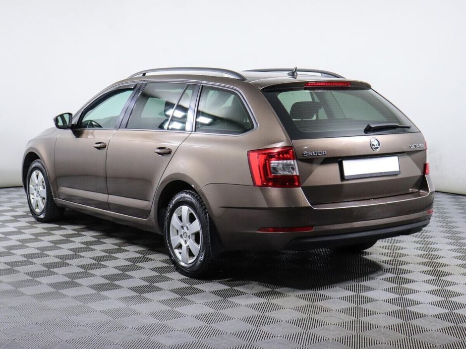 Skoda Octavia 1.6 АКПП, 2018, 69 000 км фото 3