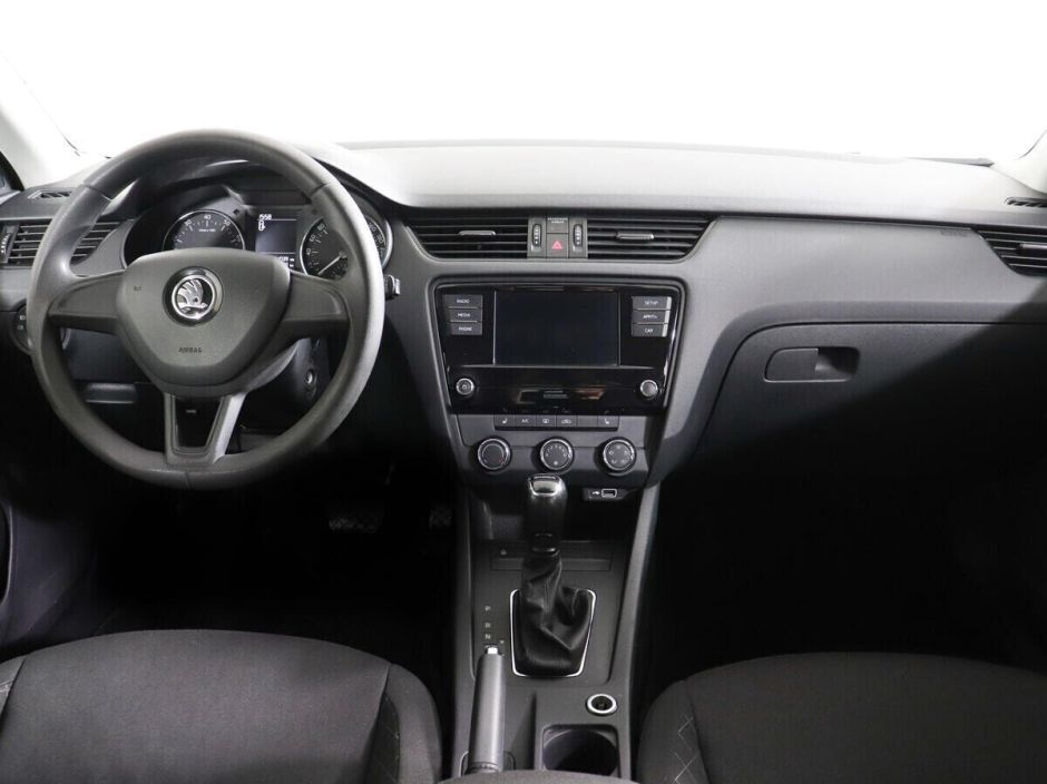 Skoda Octavia 1.6 АКПП, 2018, 69 000 км фото 6